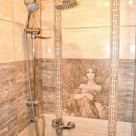 Central Apartment *