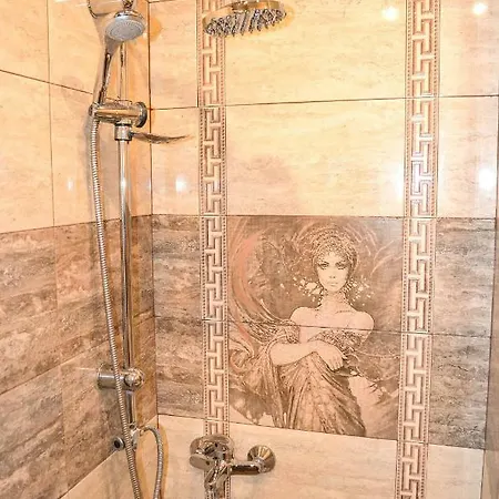 Central Apartment *